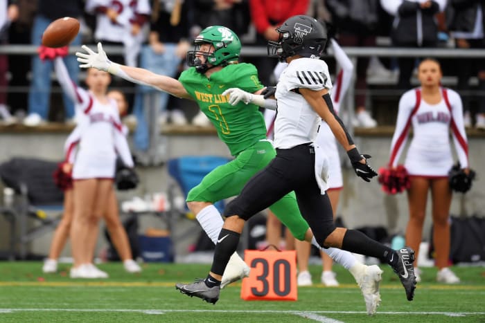 Tualatin.West-Linn.6A-football-semifinal.Leon-Neuschwander.89
